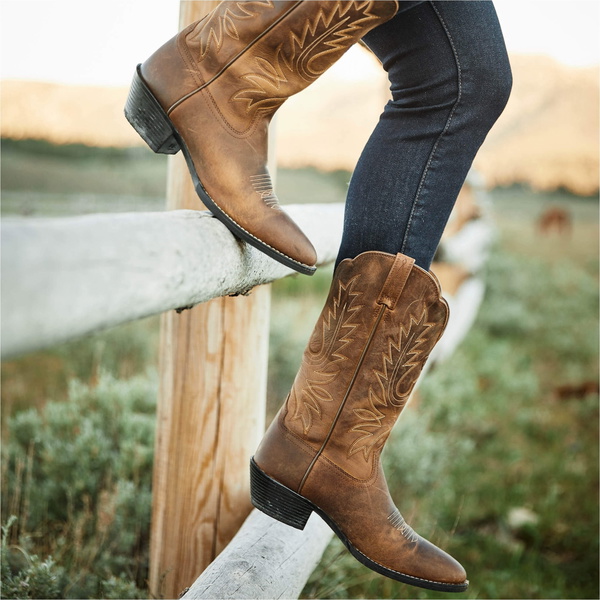 Ariat Womens Heritage Round Toe Western Boot 751702411297 - Distressed Brown